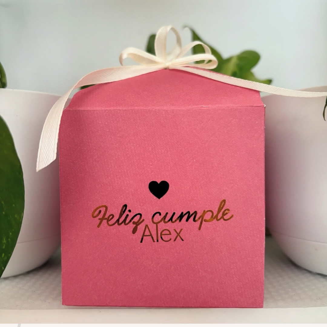 Boîte cadeau personnalisée fait main à Montréal par Petits Rêves de Papier