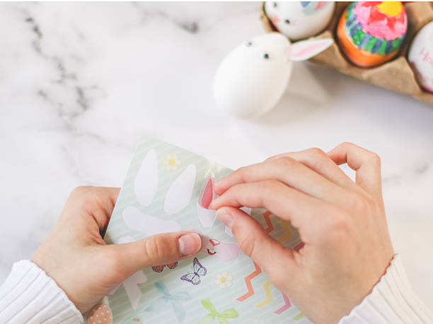 Ta boîte cadeau thématique personnalisée pour Pâques et anniversaires